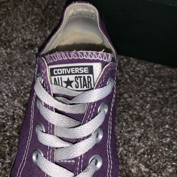 Purple converse - Picture 3 of 6